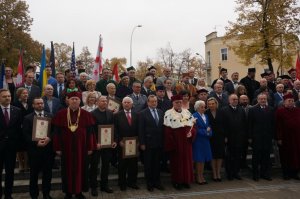 Akademia Polonijna - wręczanie dyplomów