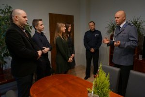 Spotkanie Komendanta z młodymi ludźmi w KMP Częstochowa.