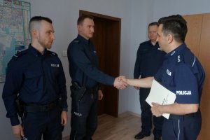 Spotkanie z wyróżnionymi policjantami w gabinecie I Zastępcy Komendanta Miejskiego Policji w Częstochowie.