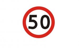 znak drogowy - ograniczenie prędkości do 50km/h